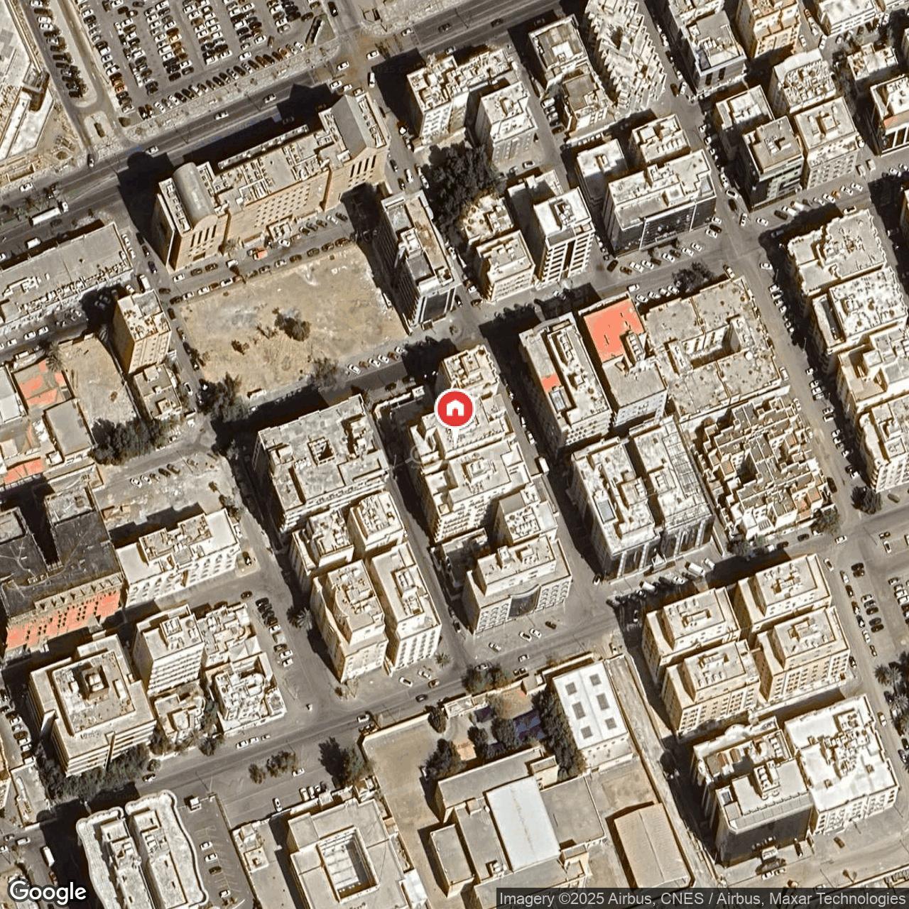 شقة  في الحمراء