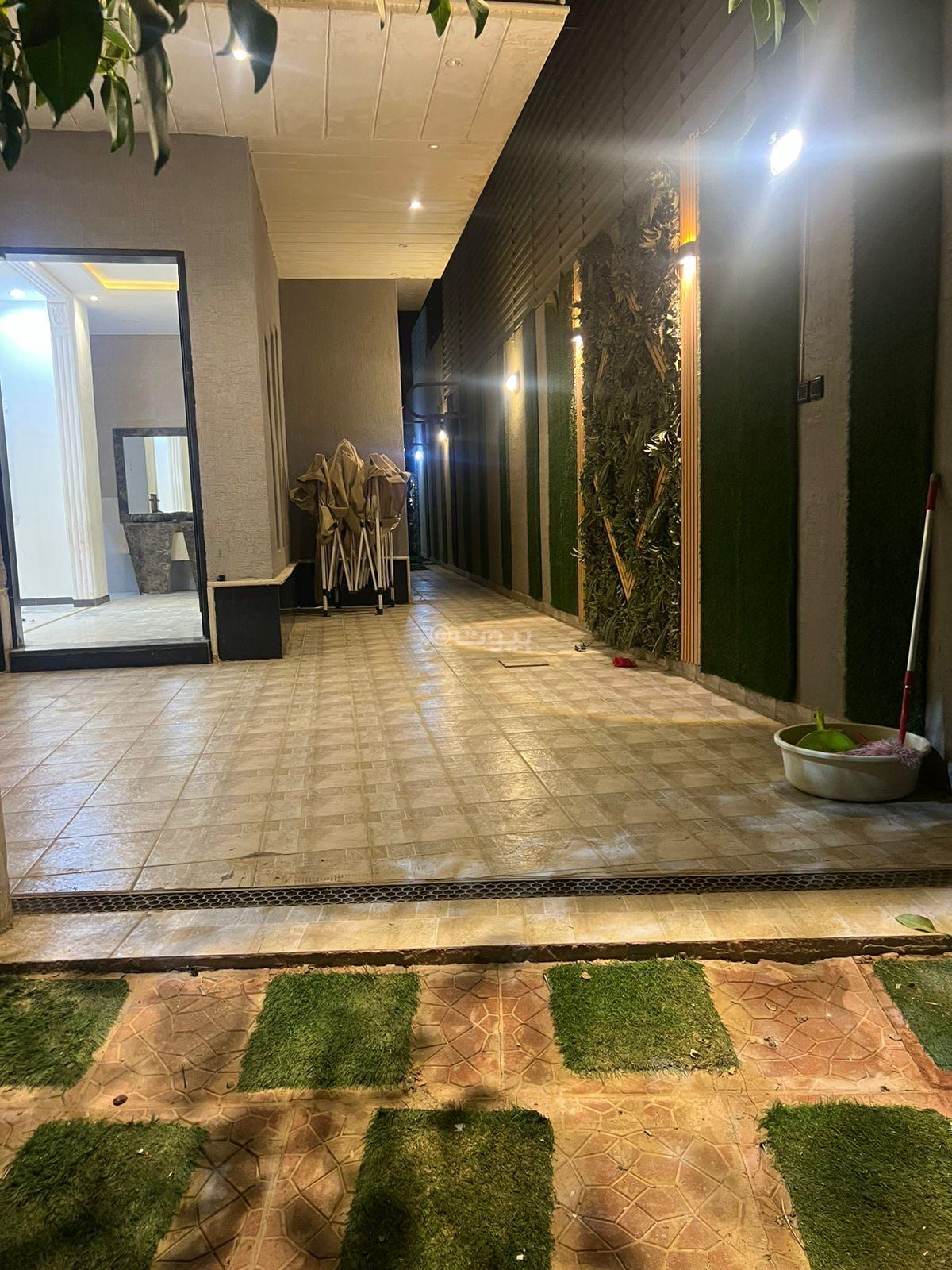 8 bedroom villa in Al Rimal