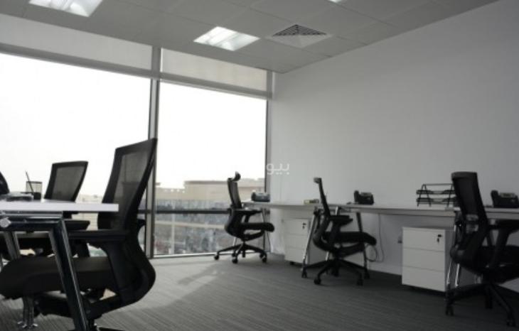 مكتب 180 م² في العارض