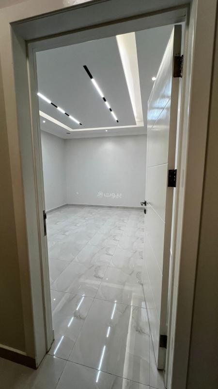 شقة 4 غرف في الملقا