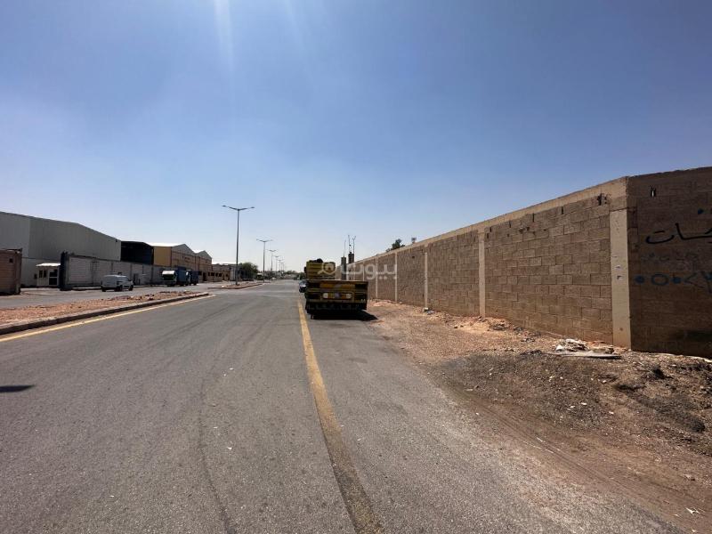 مستودع 3959 م² في السلي