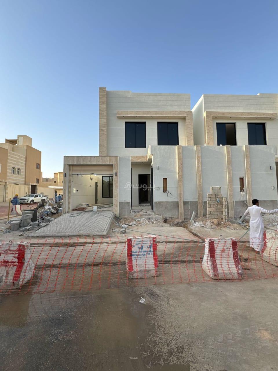 فيلا 4 غرف في طويق