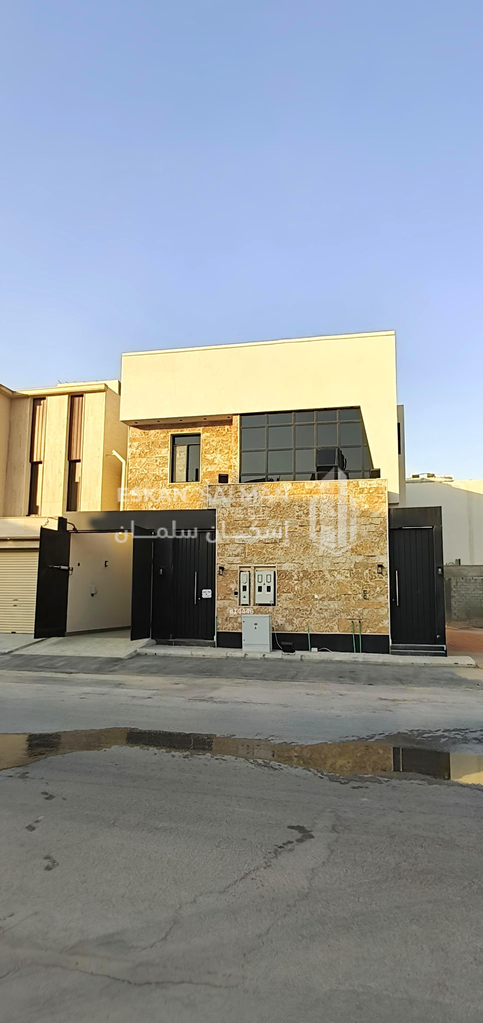 8 bedroom villa in Al Rimal