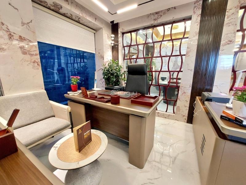 مكتب 65 م² في العليا