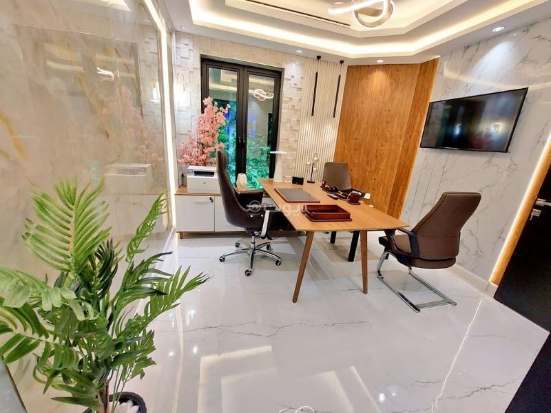 مكتب 30 م² في العليا
