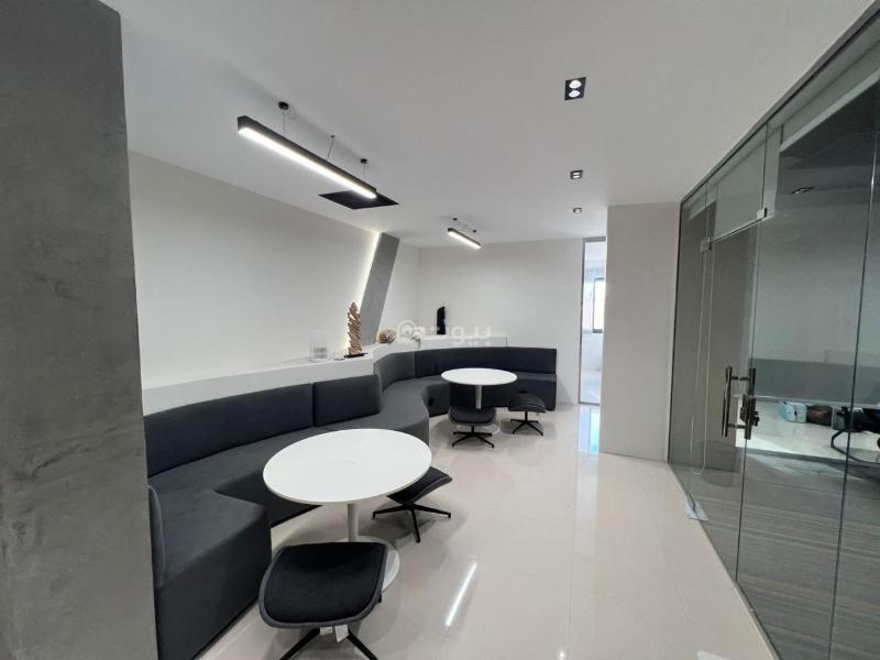 مكتب 12150 م² في الصحافة