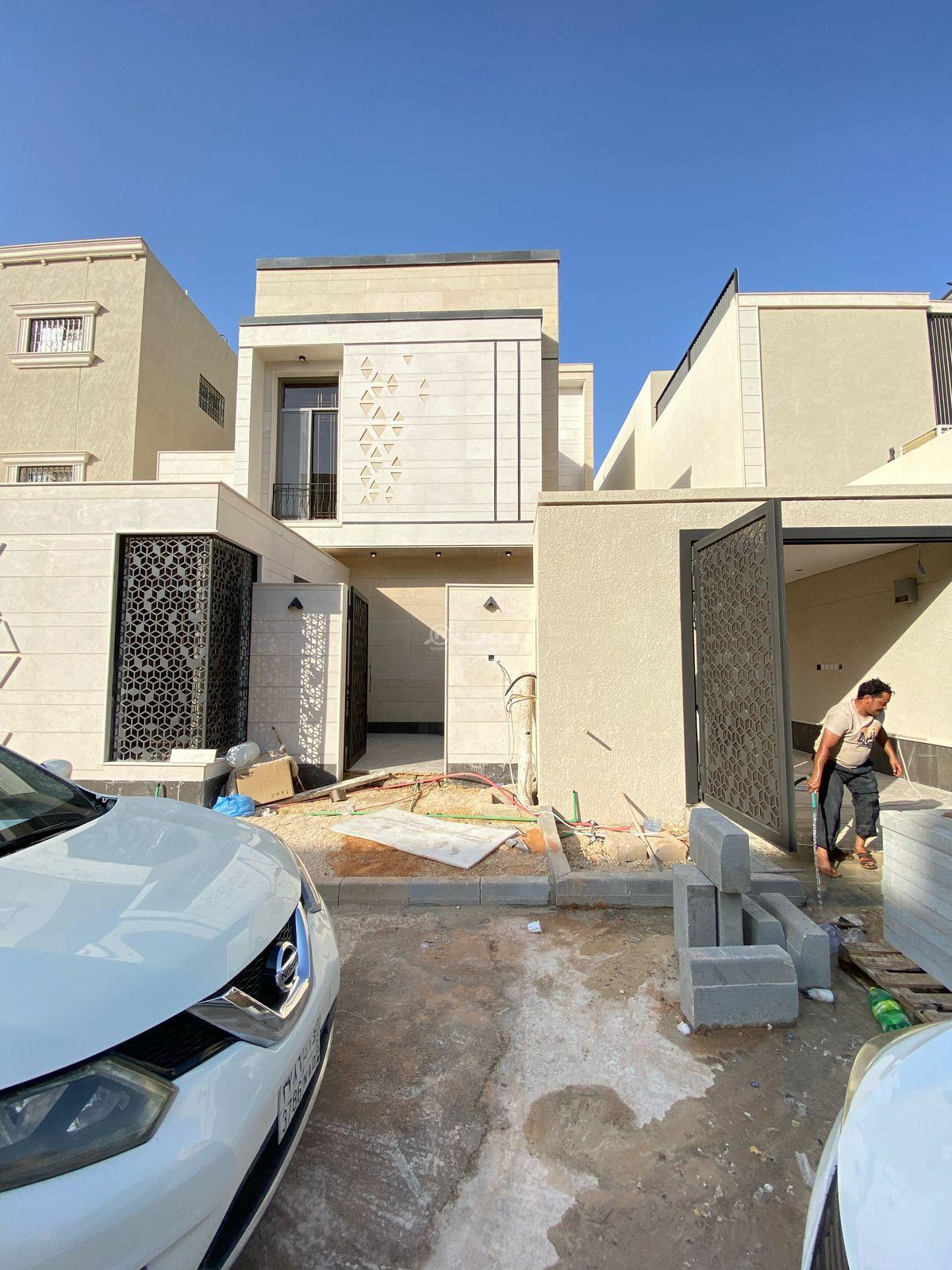6 bedroom villa in Al Mahdiyyah