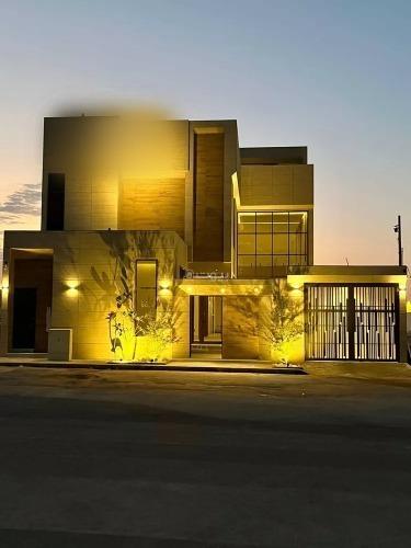 فيلا 5 غرف في المهدية