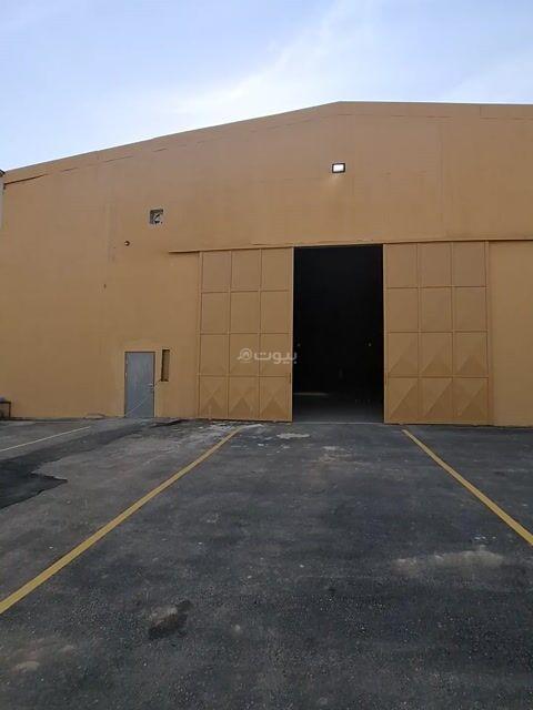مستودع 1716 م² في السلي