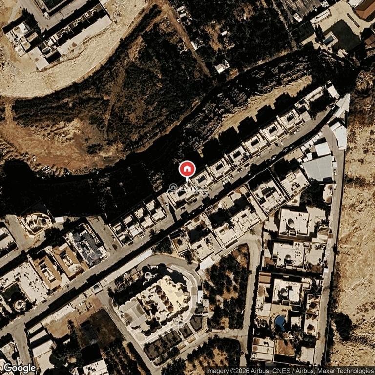 5 bedroom villa in Namar