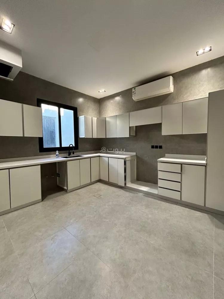 شقة 5 غرف في الرمال