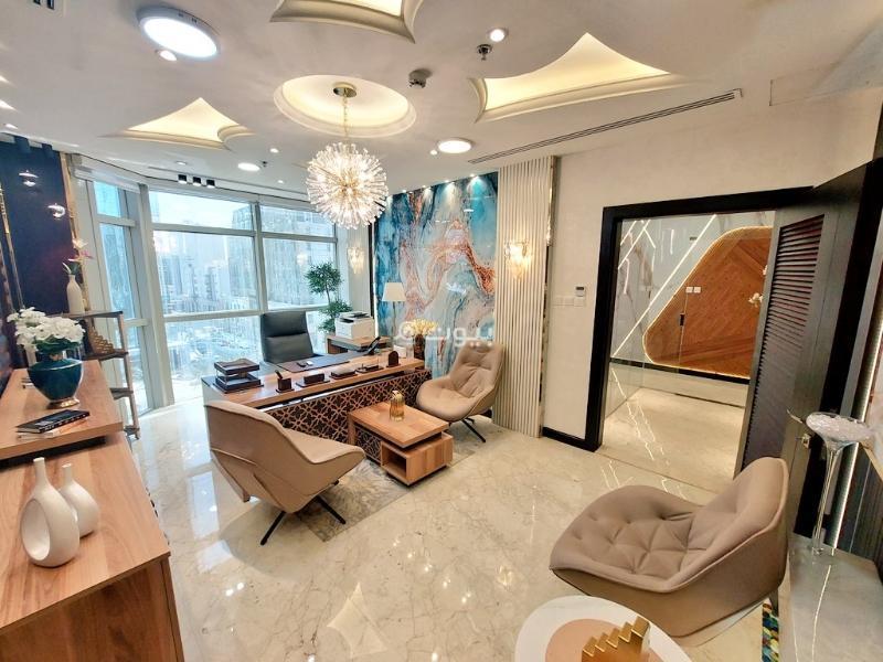 مكتب 113 م² في العليا