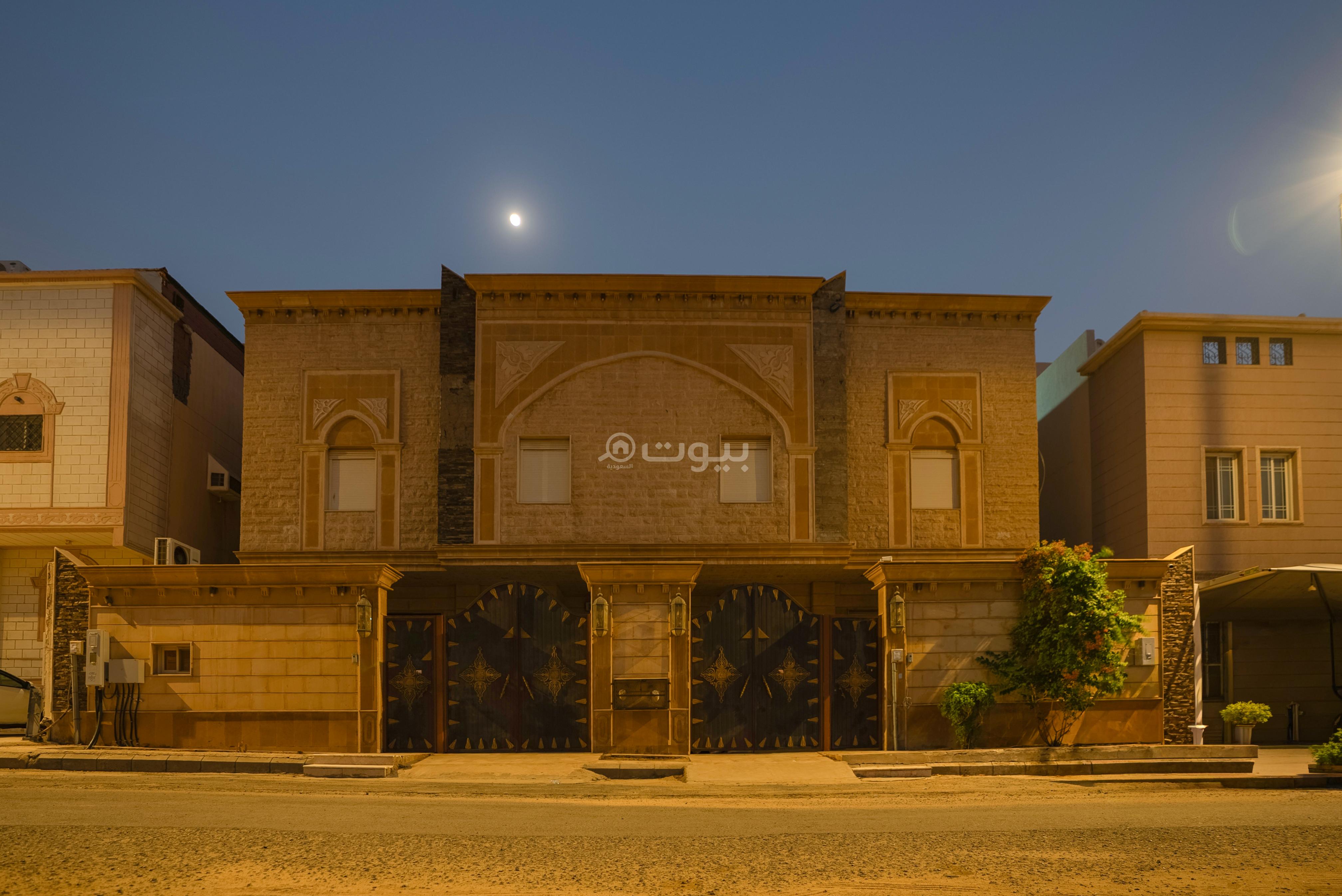 فيلا 9 غرف في أم الجود