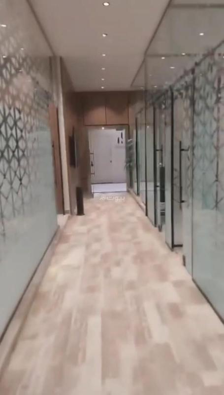 مكتب 1500 م² في الربيع